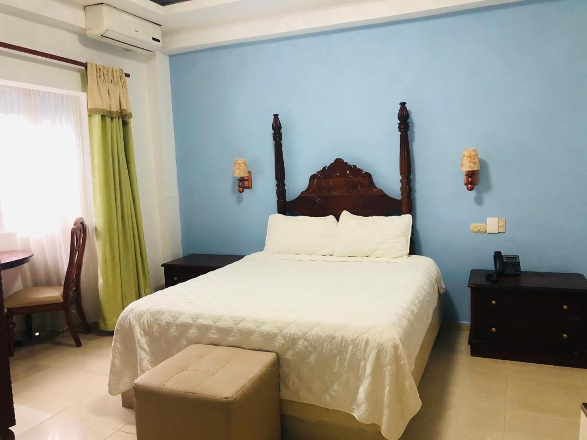Hotel La Casona Dorada Санто-Доминго Экстерьер фото
