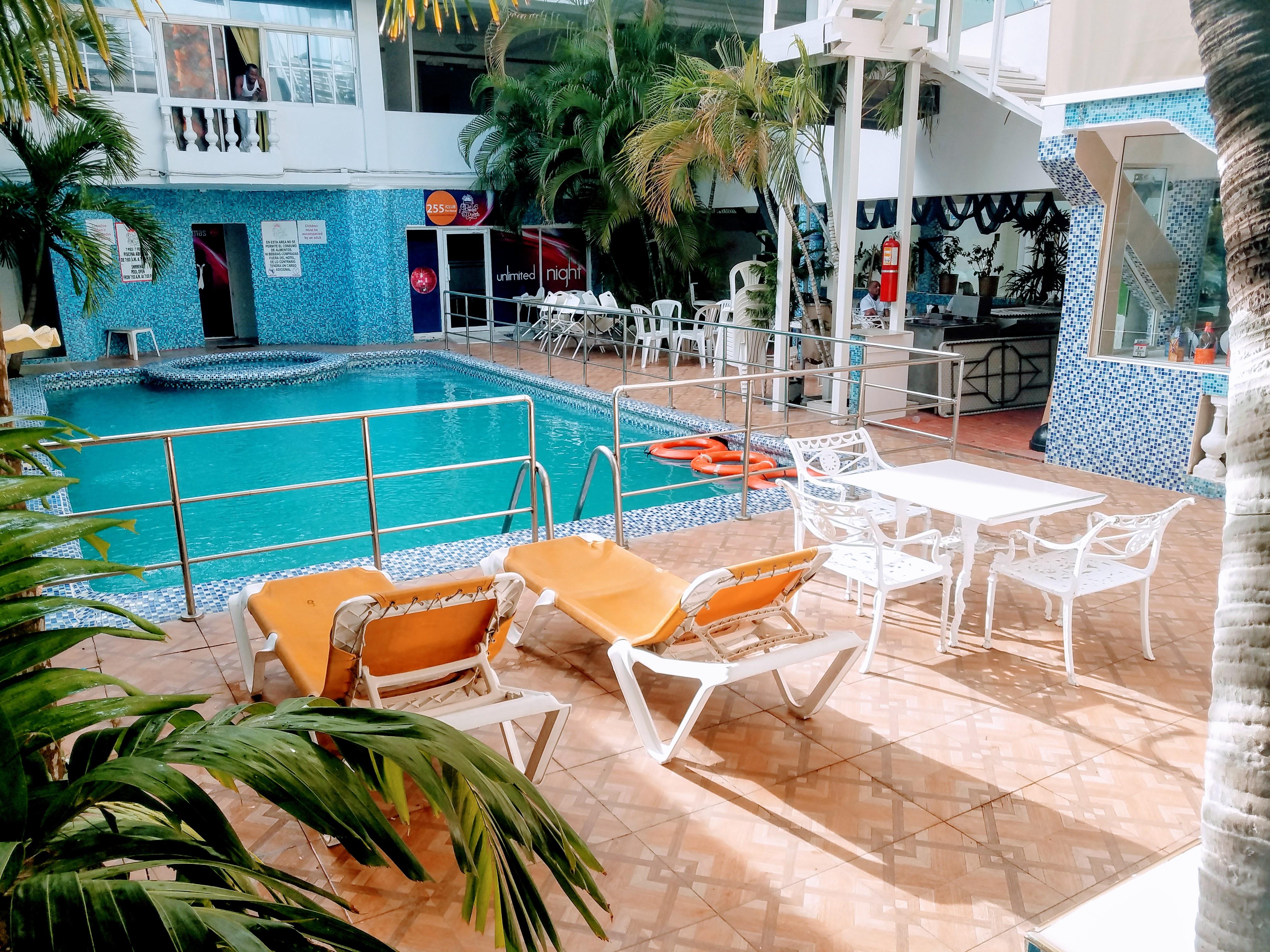 Hotel La Casona Dorada Санто-Доминго Экстерьер фото